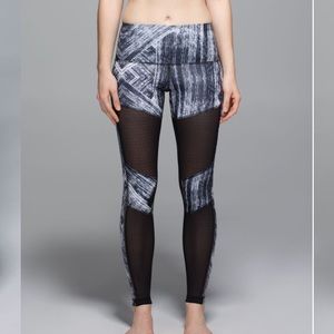 Lululemon Hot to Street Black and White Leggings